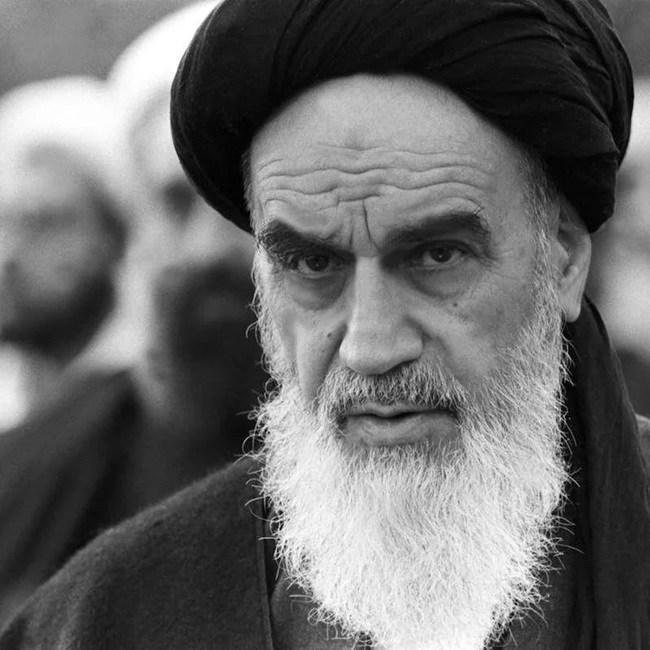 عکس امام خمینی سیاه سفید 3