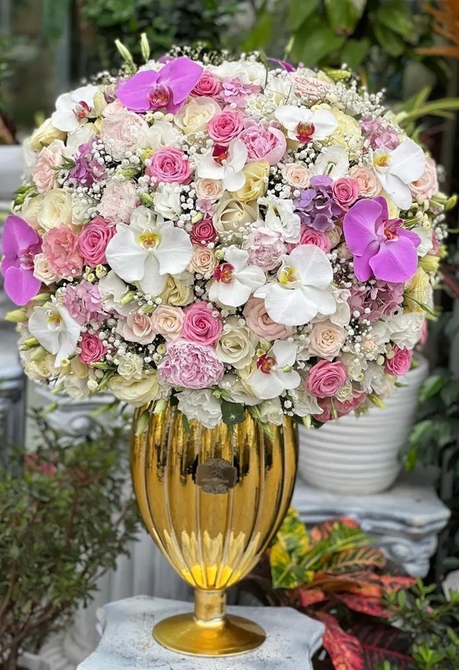 تاج گل برای نمایشگاه بین المللی 3