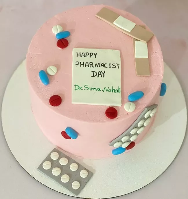 45 عکس کیک روز داروساز جدید لاکچری، ساده و شیک 4 کیک روز داروساز 3
