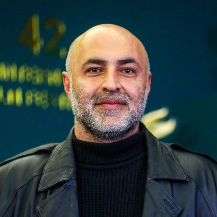 اسامی بازیگران سریال مرد سه هزار چهره + نام نقش های سریال با عکس 17 تینو صالحی بازیگر نقش بهروز در سریال مرد سه هزار چهره
