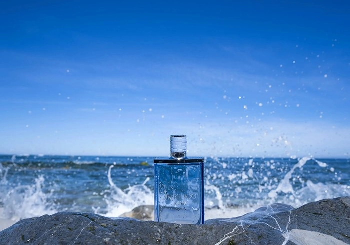 ۱۰ عطر پرفروش و خنک زنانه و مردانه مناسب تابستان 2 معرفی پرفروش ترین عطرهای خنک مردانه برای تابستان